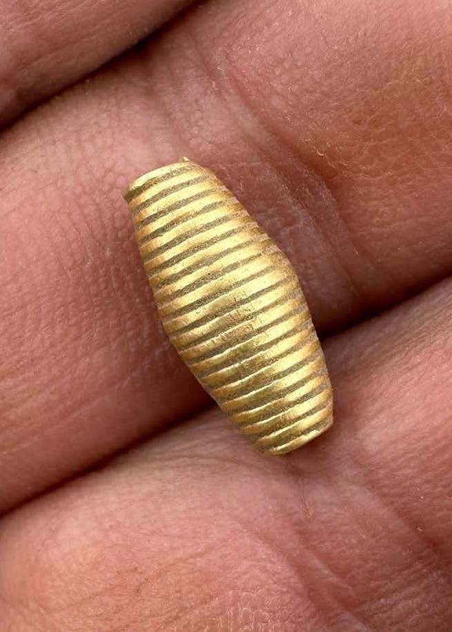 Saxon biconicle bead