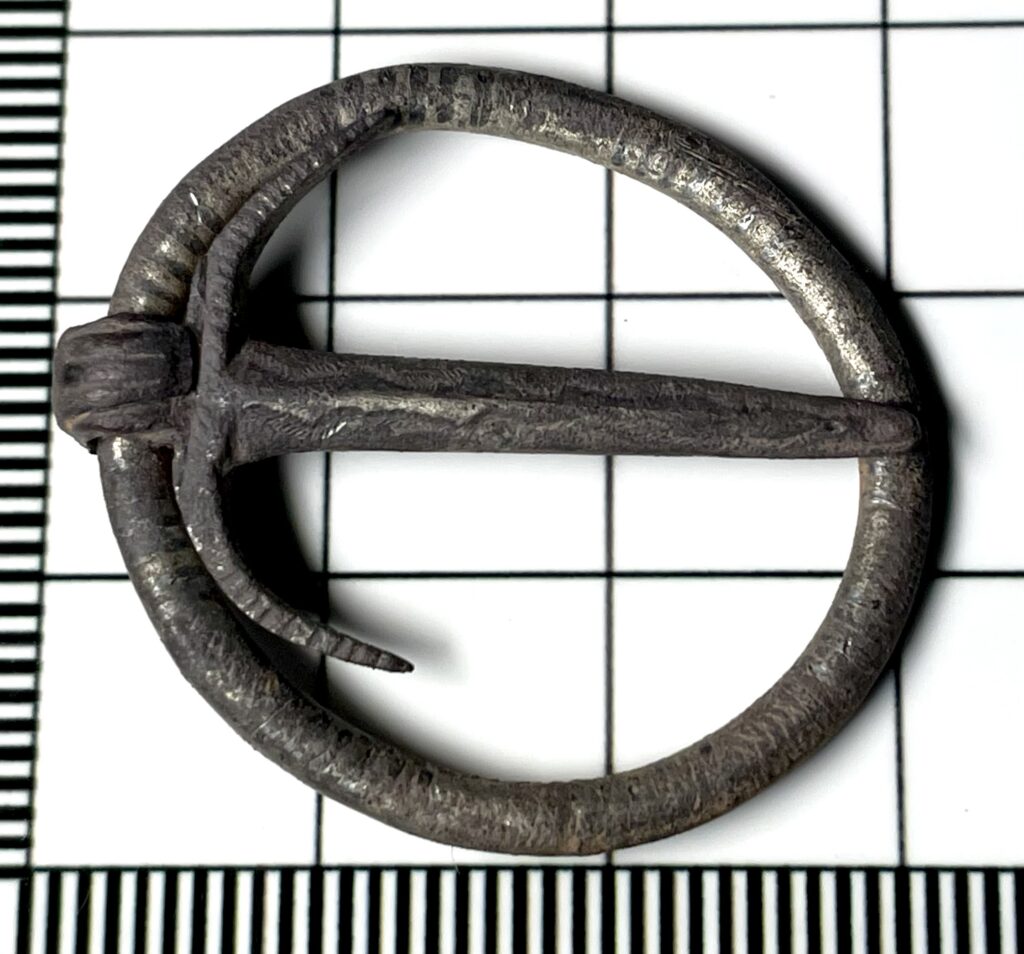 silver annular 'stirrup' brooch